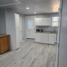 7366 Meadowbrook Dr in Fort Worth, TX - Foto de edificio - Building Photo