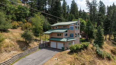 2750 S Silver Beach Rd in Coeur d'Alene, ID - Building Photo - Building Photo