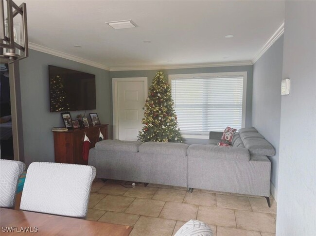 1736 Framingham Ct in Ft. Myers, FL - Building Photo - Building Photo
