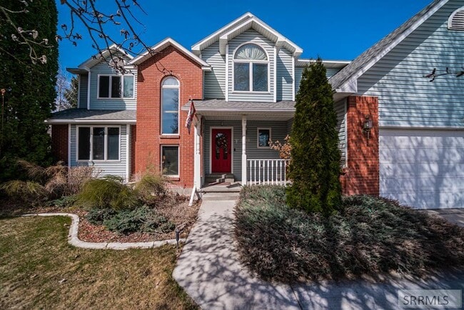 property at 2940 Sunnybrook Ln