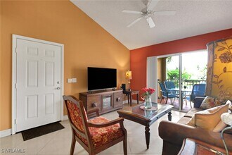 1195 Wildwood Lakes Blvd in Naples, FL - Foto de edificio - Building Photo