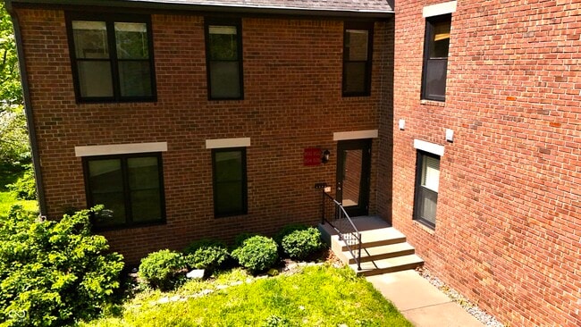 property at 800 N Park Ave