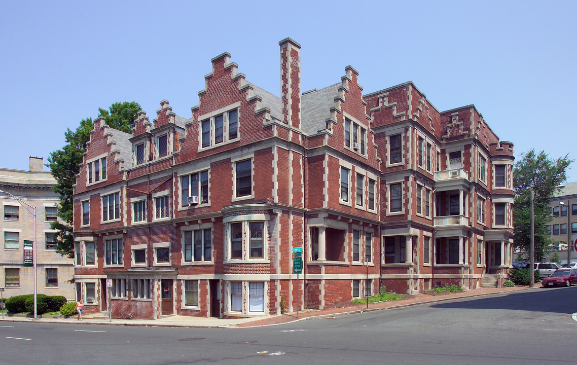 Merrick Park Apartments in Springfield, MA - Building Photo