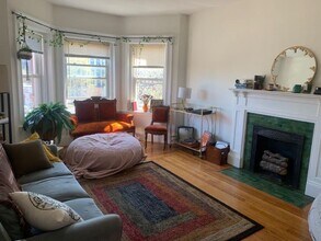 1307 Commonwealth Ave, Unit 10 in Boston, MA - Foto de edificio - Building Photo