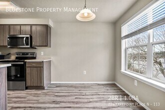 224 Lakepoint Pl N, Unit 113 in Keizer, OR - Foto de edificio - Building Photo