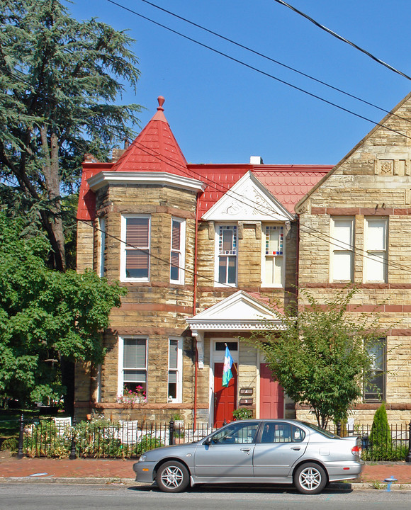 St. John's Commons in Richmond, VA - Foto de edificio