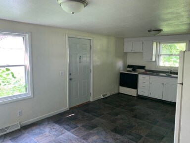 400 Gilbert St in Footville, WI - Building Photo - Building Photo