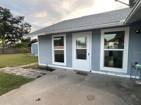 8026 Brocatel Ct in Orlando, FL - Building Photo