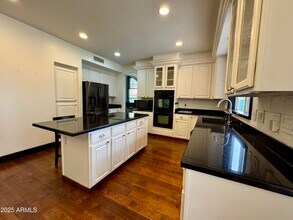 3201 E Desert Flower Ln in Phoenix, AZ - Building Photo - Building Photo