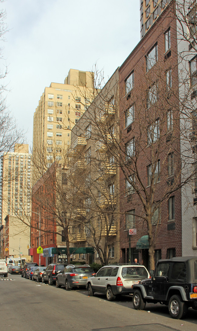 411-415 E 83rd St in New York, NY - Building Photo - Building Photo