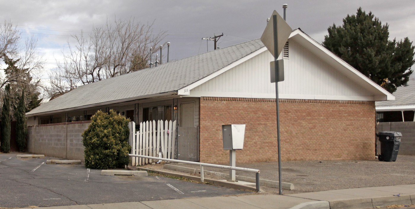 5807 Zia Rd NE in Albuquerque, NM - Building Photo