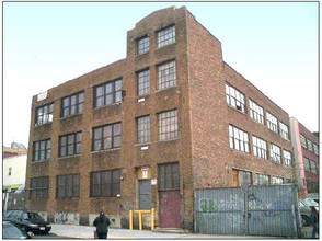 950-956 Hart St in Brooklyn, NY - Building Photo - Building Photo