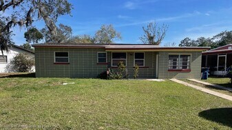 1330 Fernvale Ave in Sebring, FL - Building Photo