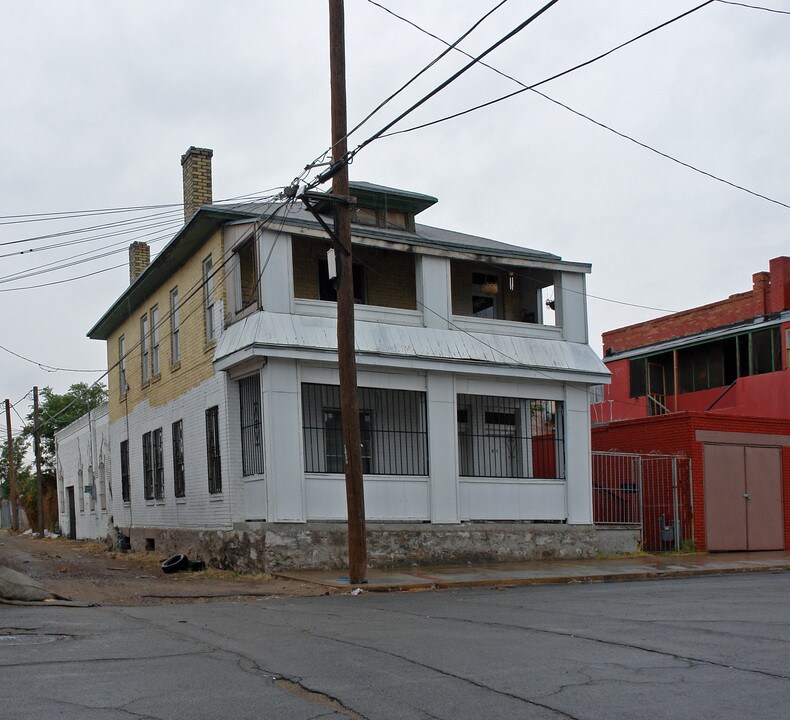 611 Octavia St in El Paso, TX - Foto de edificio