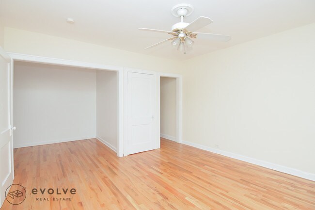 540 W Wellington Ave-Unit -213 in Chicago, IL - Building Photo - Building Photo