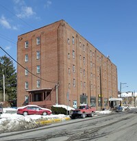 20 S Main St in Lewistown, PA - Building Photo