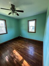 208 S Main Cross St in Bowling Green, MO - Building Photo - Building Photo