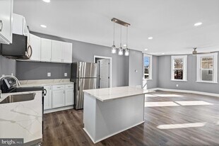 3014 Royston Ave, Unit 245-245-211 in Baltimore, MD - Building Photo