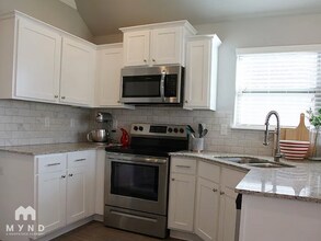 506 W Stoney Point Rd in Rogers, AR - Building Photo - Building Photo