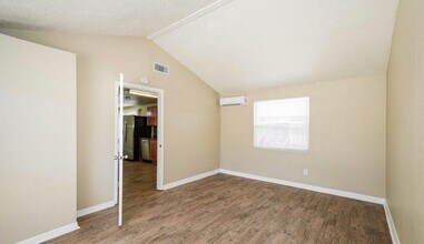 6407 Regatta Ct in Tampa, FL - Building Photo - Building Photo