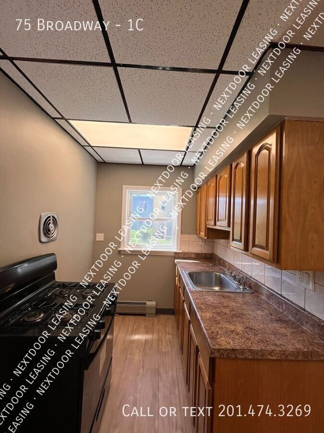 75 Broadway in Jersey City, NJ - Building Photo - Building Photo