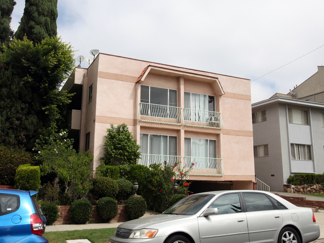 Jewel box in the heart of Brentwood in Los Angeles, CA - Building Photo - Building Photo