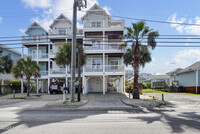 1214 Canal Dr in Carolina Beach, NC - Foto de edificio - Building Photo