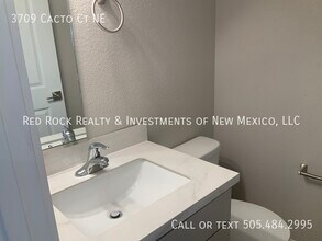 3709 Cacto Ct in Rio Rancho, NM - Building Photo - Building Photo