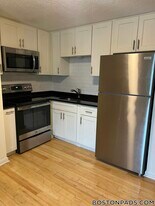 357 Main St, Unit 12 in Barnstable, MA - Building Photo