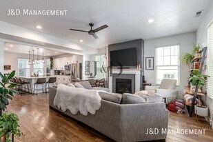 10566 S Oquirrh Lk Rd in South Jordan, UT - Building Photo