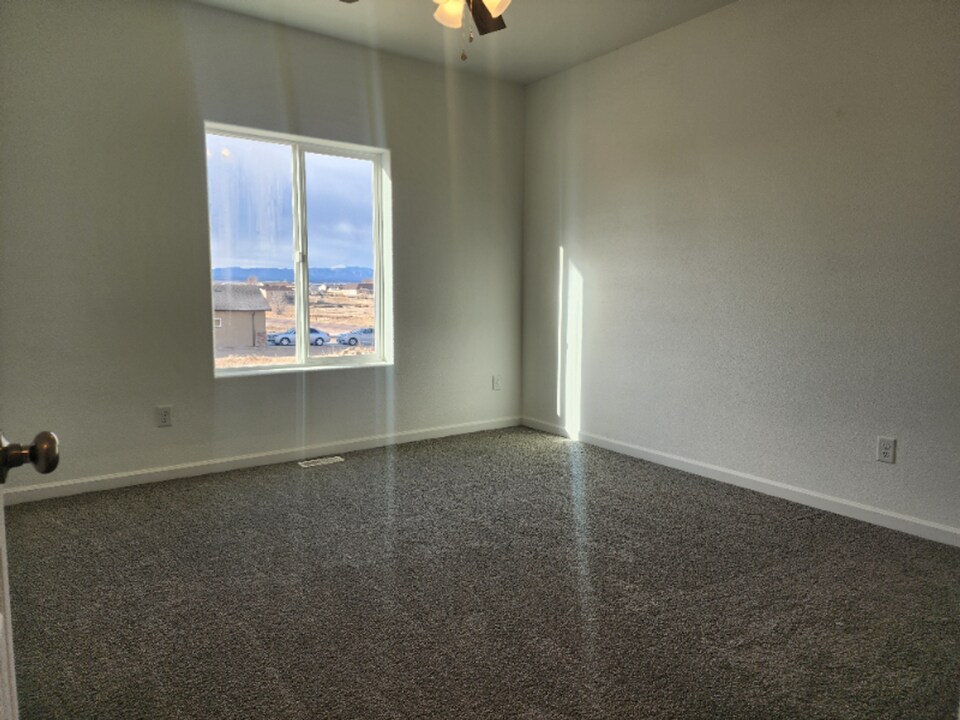 710 E Hahns Peak Ave in Pueblo West, CO - Building Photo
