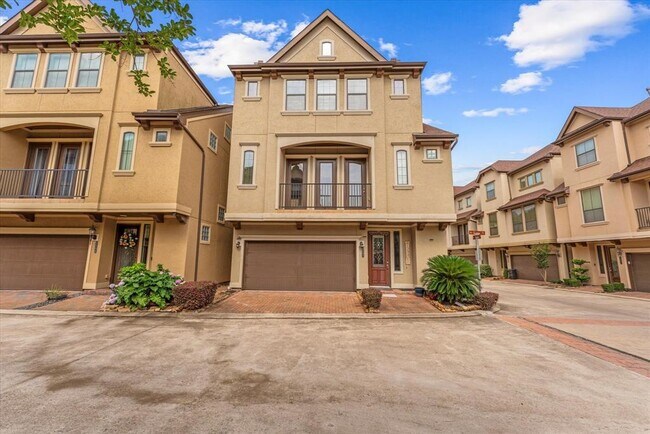 property at 5502 Lunia Ln