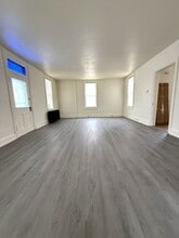 704 W Main St in Mount Joy, PA - Building Photo - Building Photo