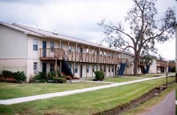 Breaux Bridge Apartments in Breaux Bridge, LA - Building Photo