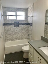 129 Avenida Serra in San Clemente, CA - Foto de edificio - Building Photo