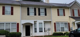 6093 Camden Forrest Cove in Riverdale, GA - Building Photo