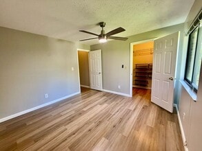 7631 Montgomery Rd in Cincinnati, OH - Building Photo - Building Photo