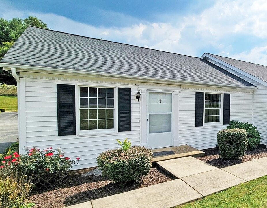 956 Beverly Dr in Abingdon, VA - Foto de edificio