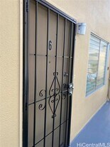 829 Ala Lilikoi St in Honolulu, HI - Building Photo