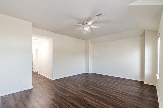 property at 18111 Hillock Glen Ln