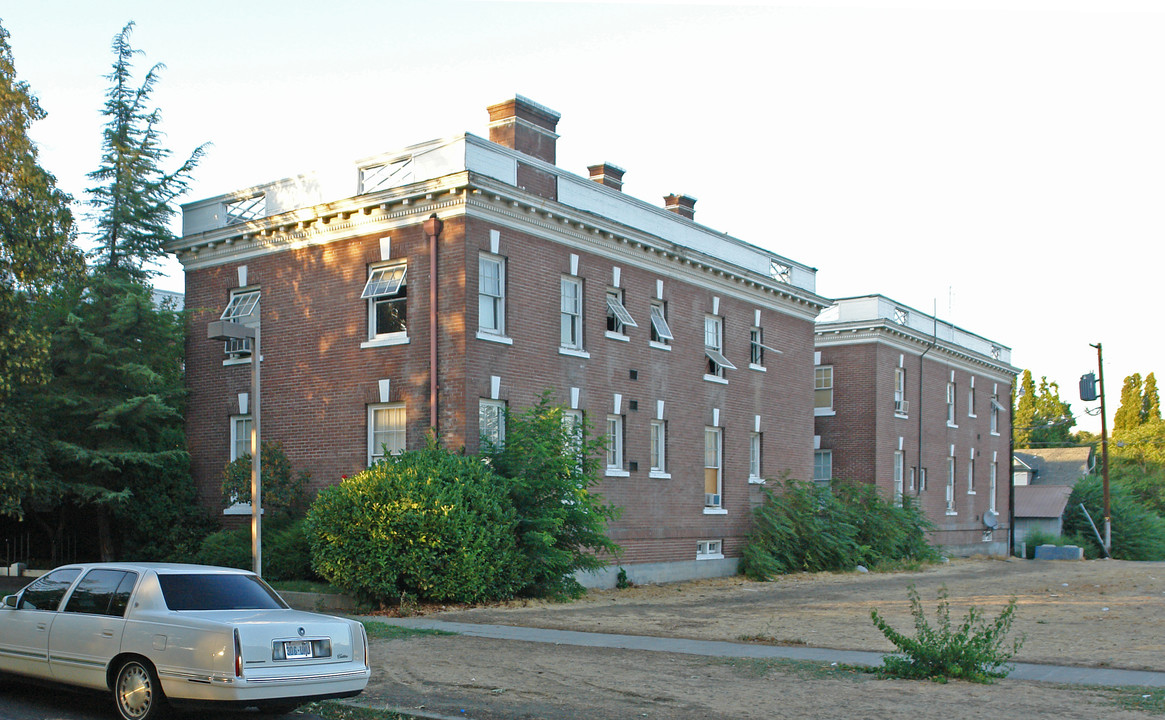 Naches Court Apartments in Yakima, WA - Building Photo