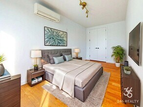 Myrtle Avenue in Brooklyn, NY - Foto de edificio - Building Photo