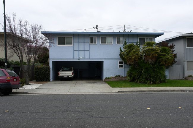 1714 S Grant St in San Mateo, CA - Foto de edificio - Building Photo