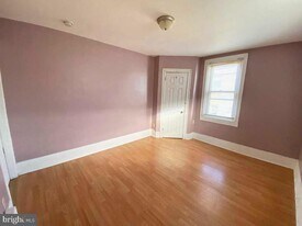 1833 W Rockland St in Philadelphia, PA - Building Photo