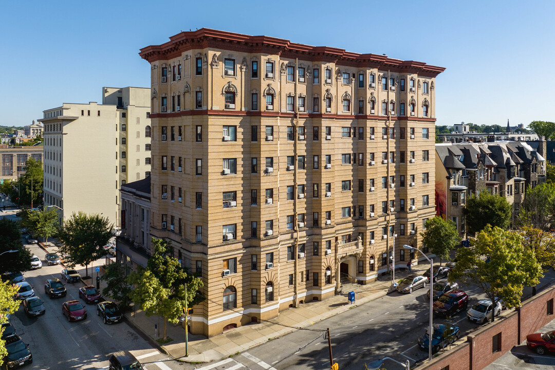 Mount Vernon Apartments in Baltimore, MD - Building Photo