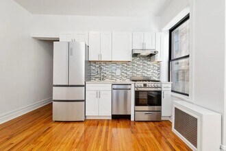 164 Waverly Pl, Unit 2A in New York, NY - Building Photo - Building Photo