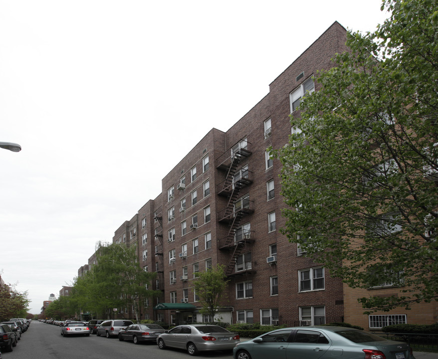 Fleetwood and The Deauville in Forest Hills, NY - Building Photo