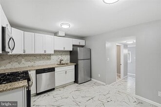 225 Market St in Gloucester City, NJ - Foto de edificio - Building Photo