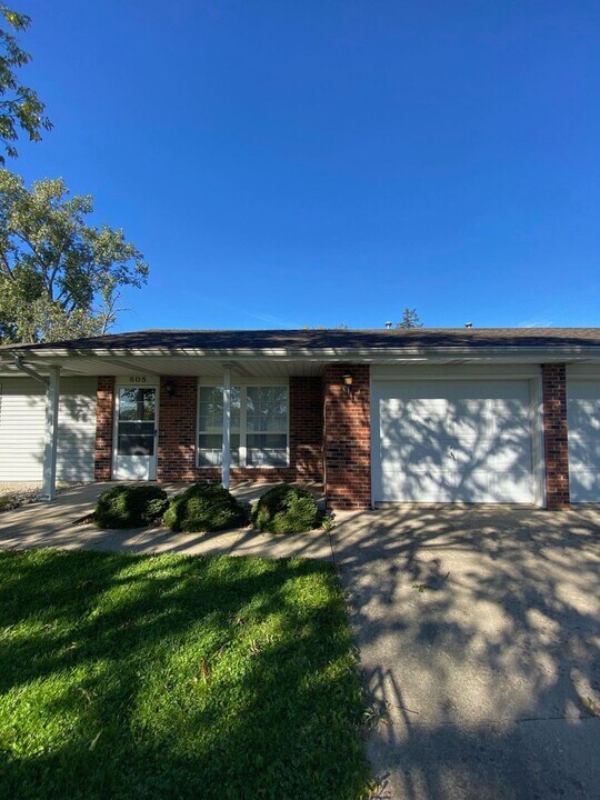 311 N Elm St in Albion, IN - Building Photo