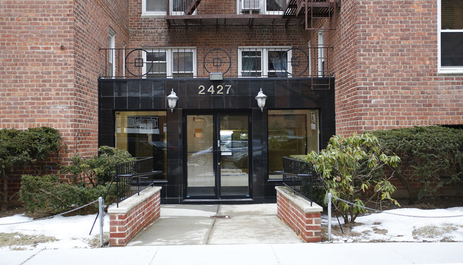2427-2461 E 29th St in Brooklyn, NY - Foto de edificio - Building Photo